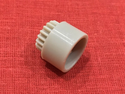 Gear, 18t (waste Toner Drive Ass’y) for GP605/IR105/IR105I/IR550/IR600/IR7086/IR7095/IR7105/IR7200/IR8070/IR8500/IR9070